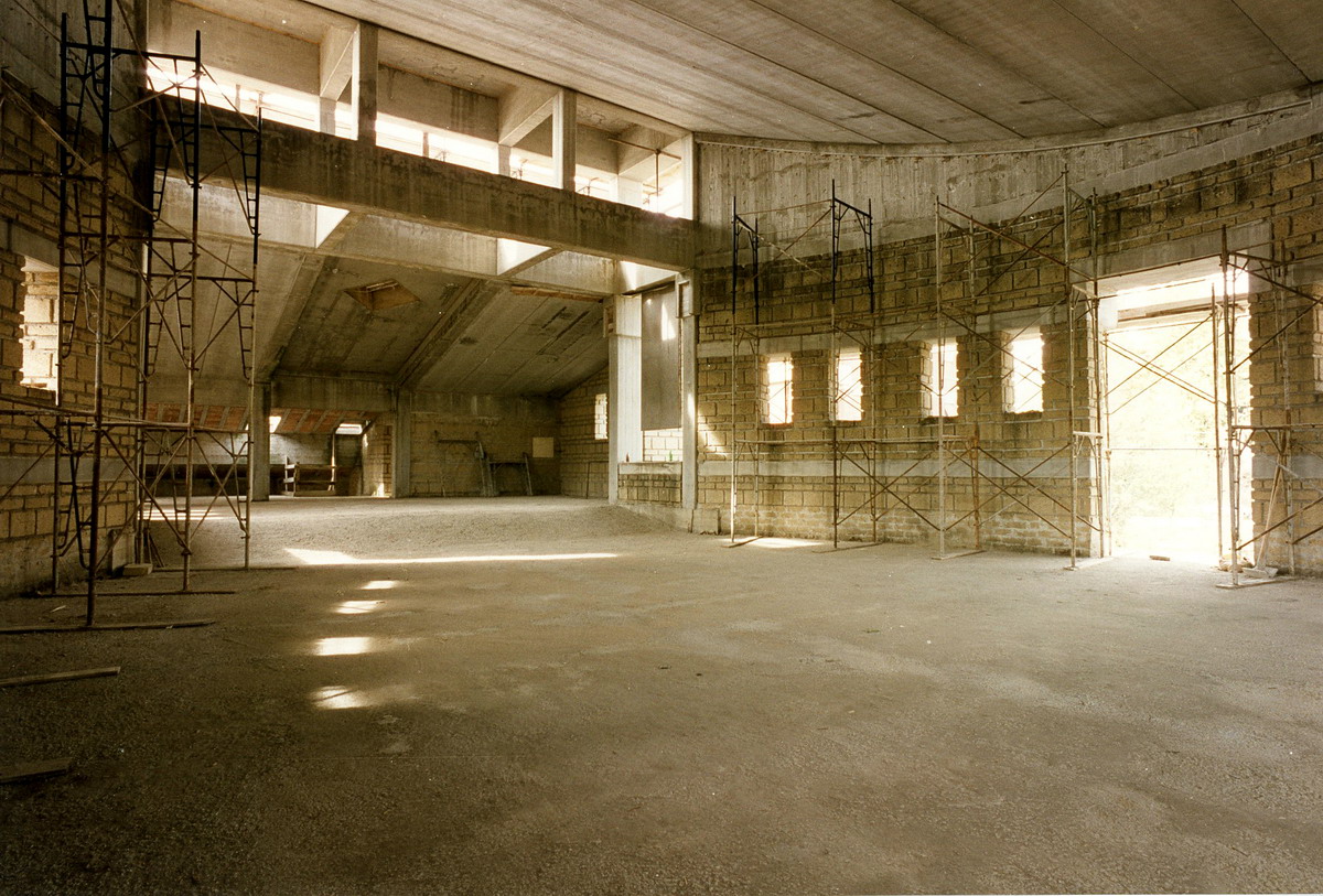 vista interna della Chiesa al rustico