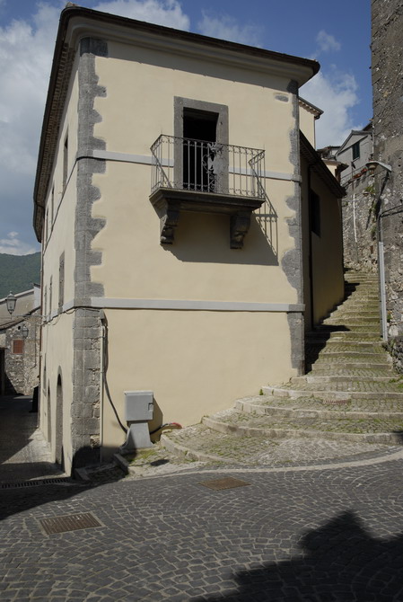 Prospetto del palazzo Moretti dalla piazzetta